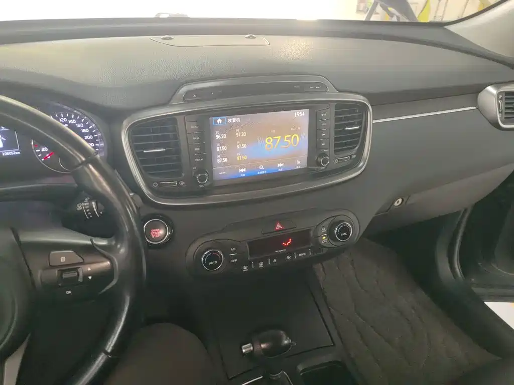 Photo 9 - Kia Sorento