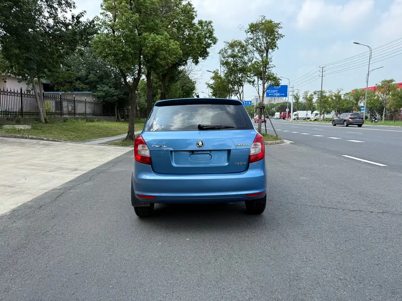 Škoda Fabia 2014 1.4L Automatic Crystal Edition фото 6