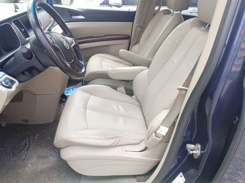 Buick GL8 2015 2.4L Luxury Business Exclusive Edition фото 15