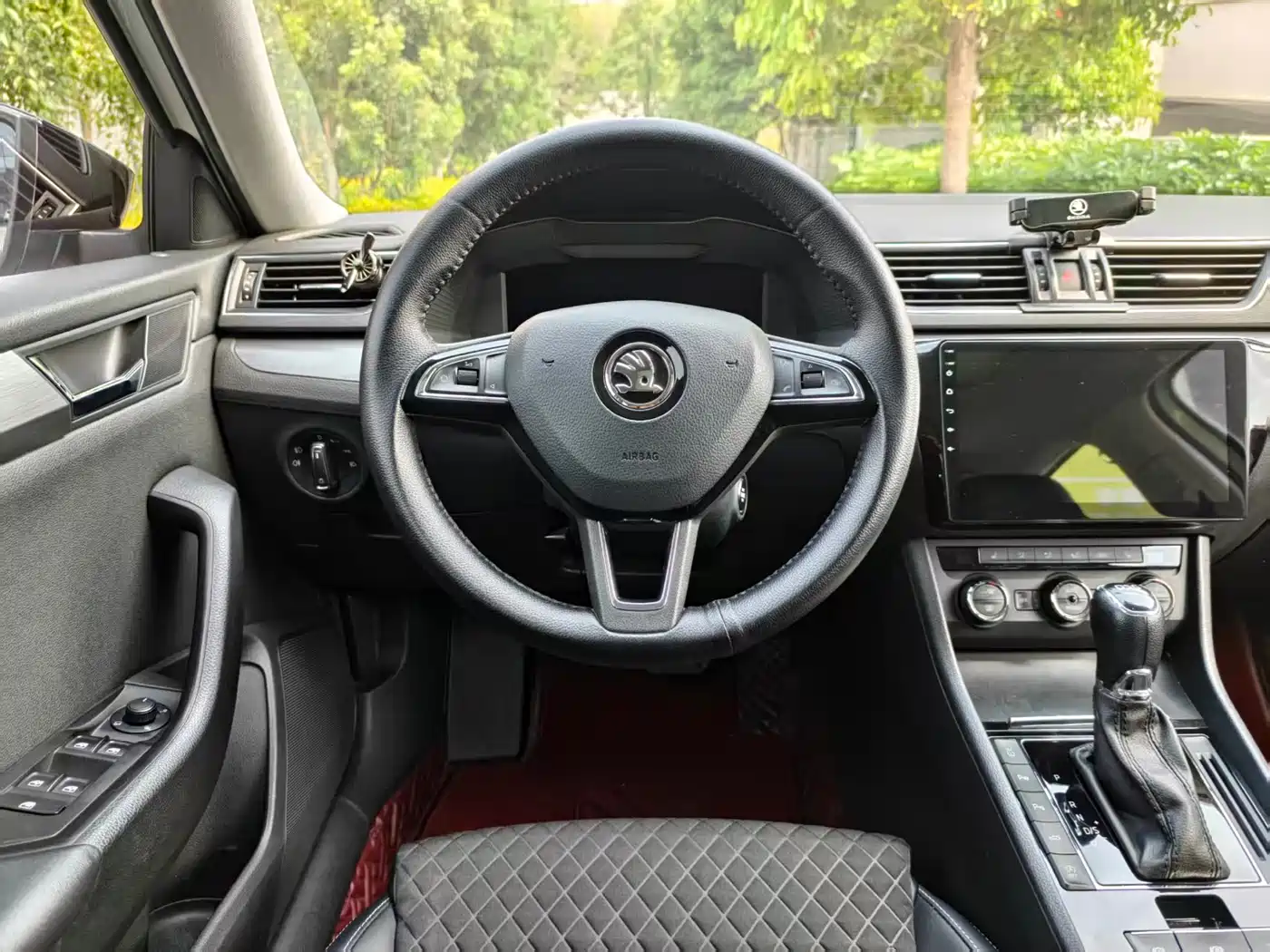 Škoda Superb 2018 TSI330 DSG Comfort Edition China V фото 9