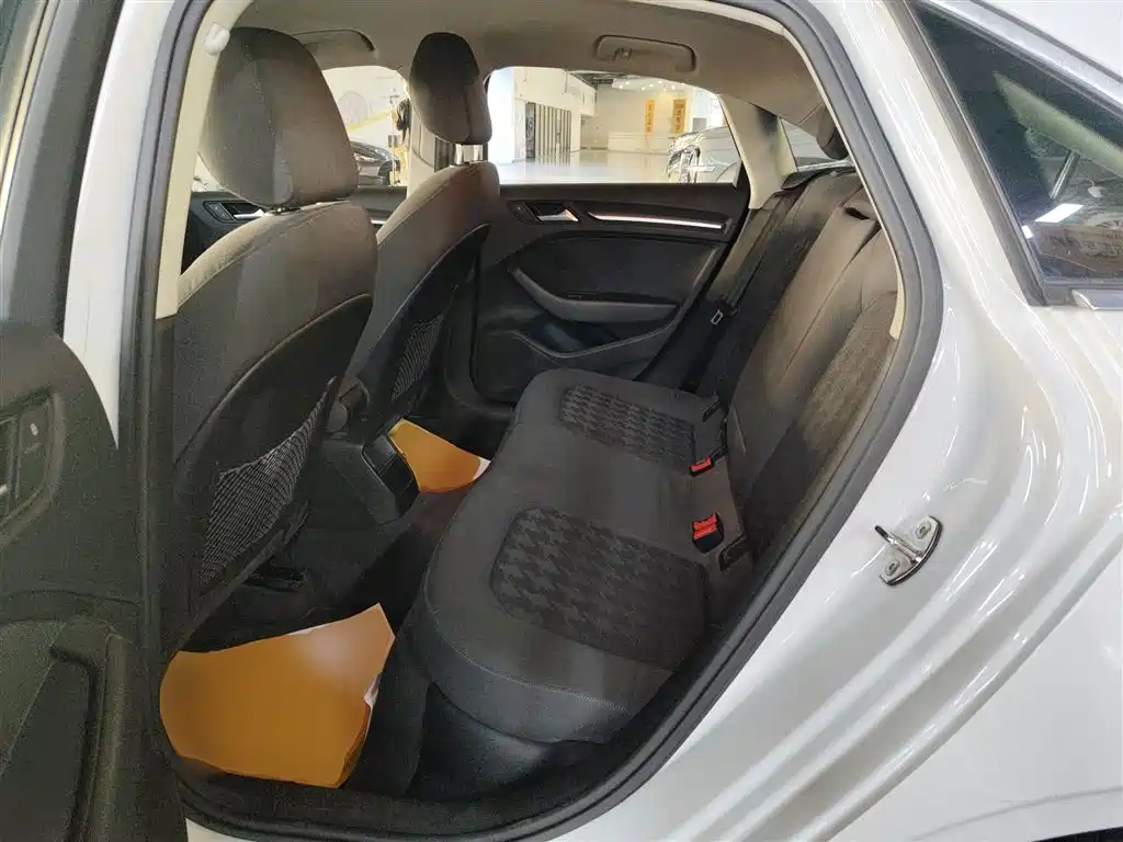 Audi A3 2016 Limousine 35 TFSI Progressive фото 17