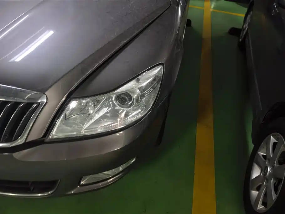 Škoda Octavia 2014 1.6L Auto Yijun Edition фото 5