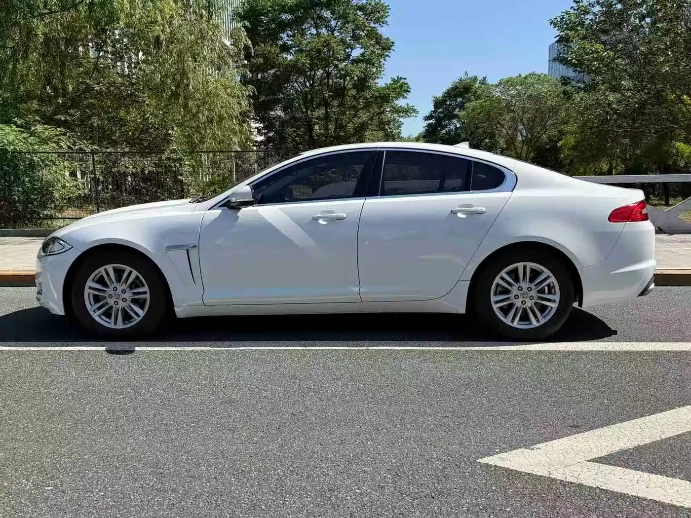 Jaguar XF 2015 2015 XF 2.0T Style Edition