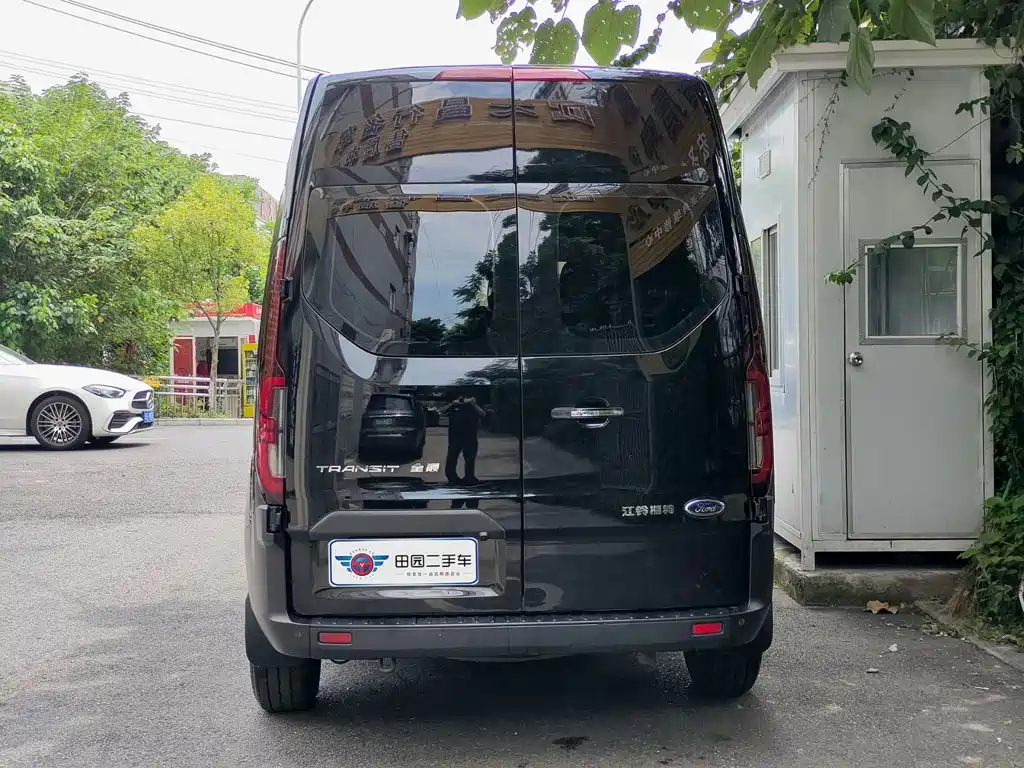 Ford Transit 2023 2023 Model 2.0T Diesel Automatic Multi-purpose Commercial Vehicle Medium Wheelbase Medium Roof 5/6 Seater