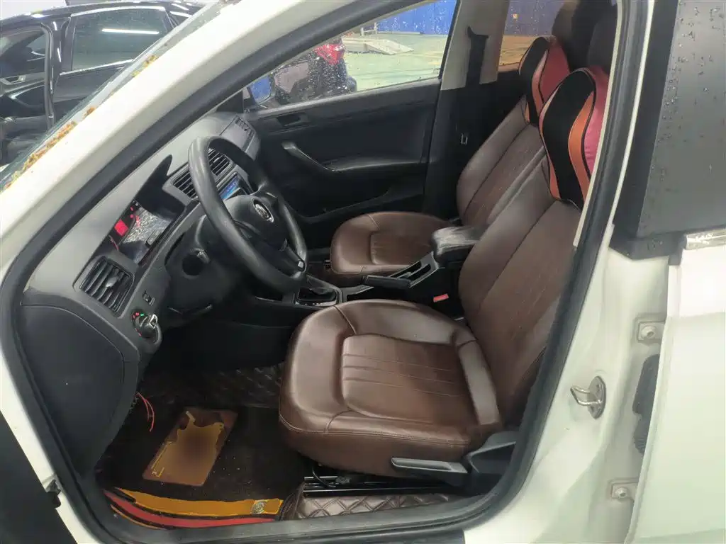 Volkswagen Santana 2016 1.6L Automatic Trend Edition фото 15