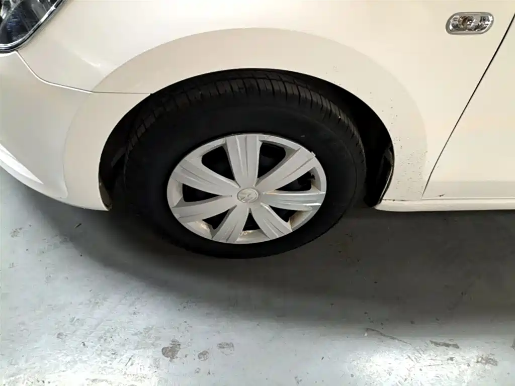 Volkswagen Jetta 2015 Value Edition 1.6L Manual Fashion фото 23