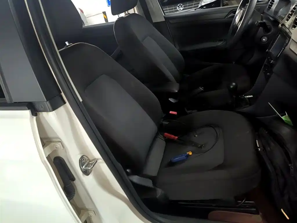 Volkswagen Jetta 2015 Value Edition 1.6L Manual Fashion фото 25