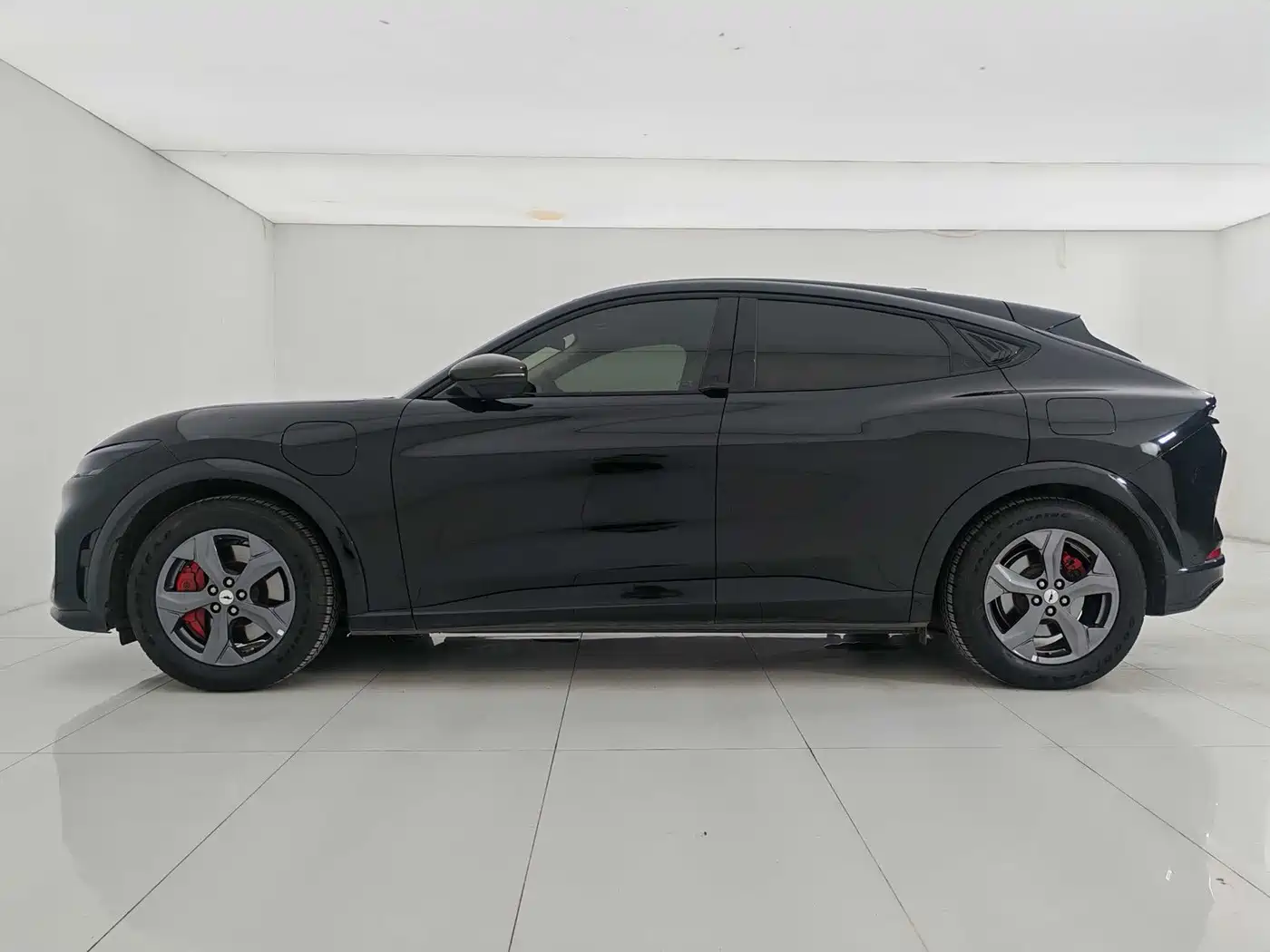Ford Mustang Mach-E 2023 2021 Leap World RWD (Standard Range)