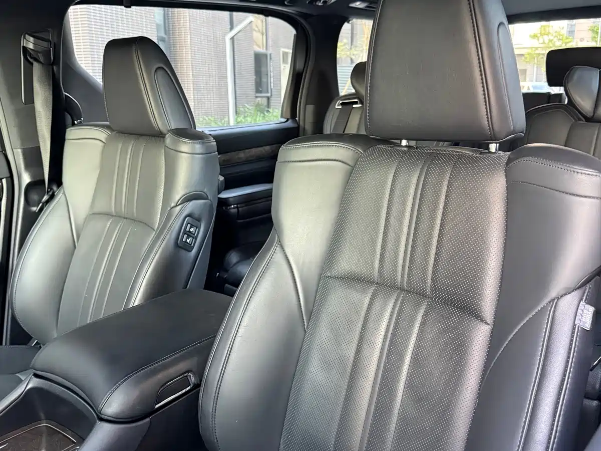 Toyota Vellfire 2020 Twin Engine 2.5L HV Premium Edition фото 9