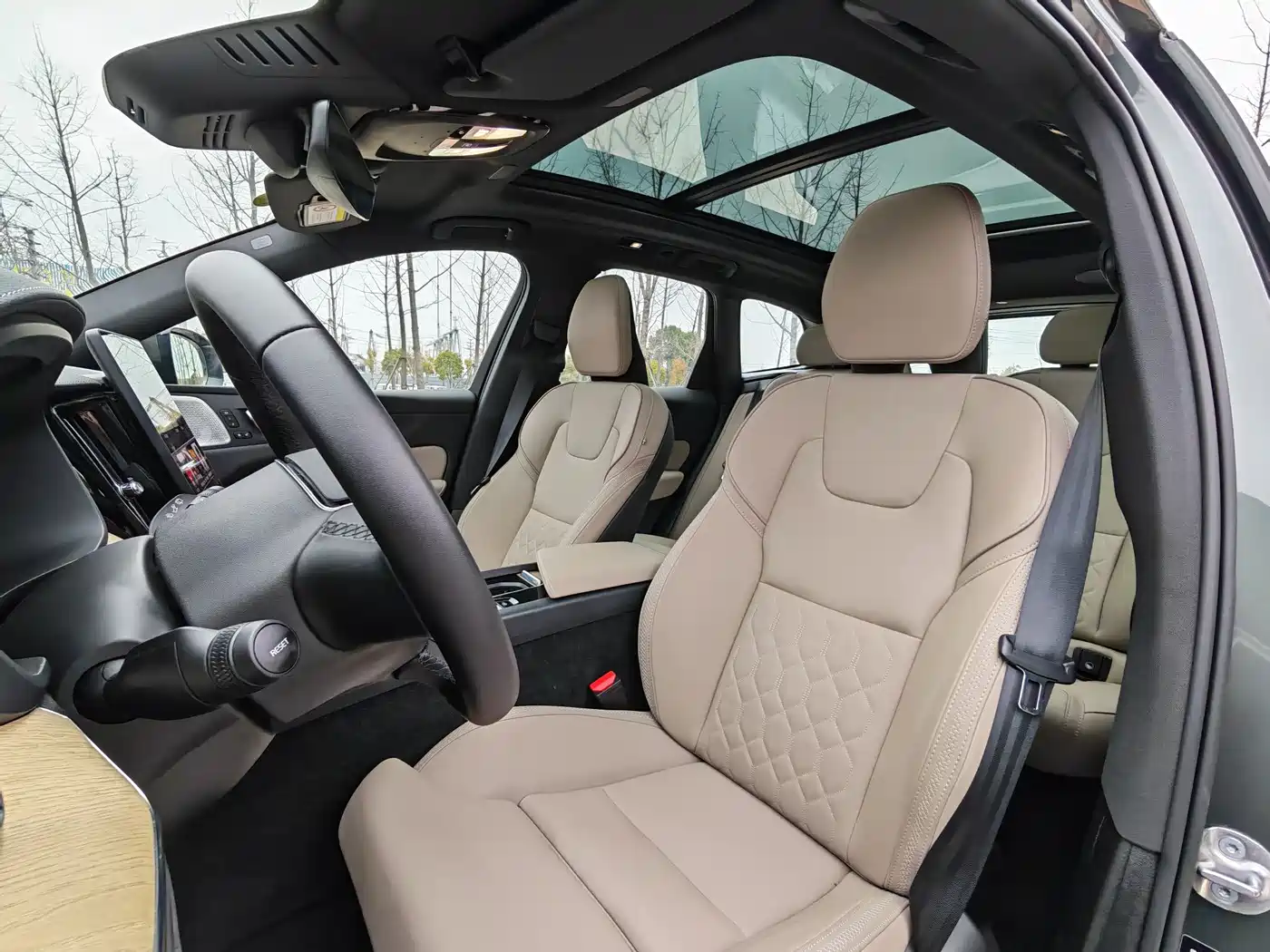 Volvo XC60 2026 B5 AWD Zhiyuan Sport Edition фото 36