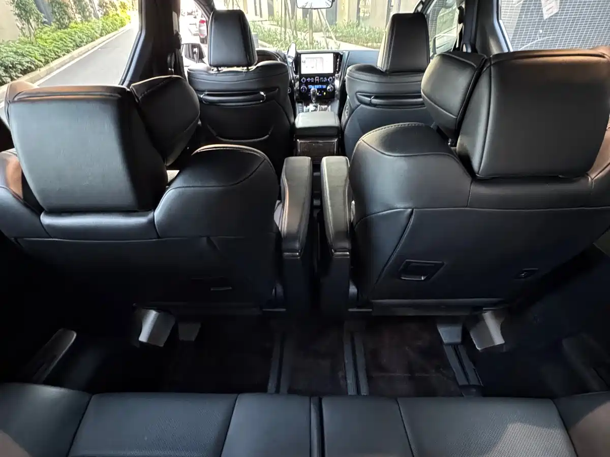 Toyota Vellfire 2020 Twin Engine 2.5L HV Premium Edition фото 13