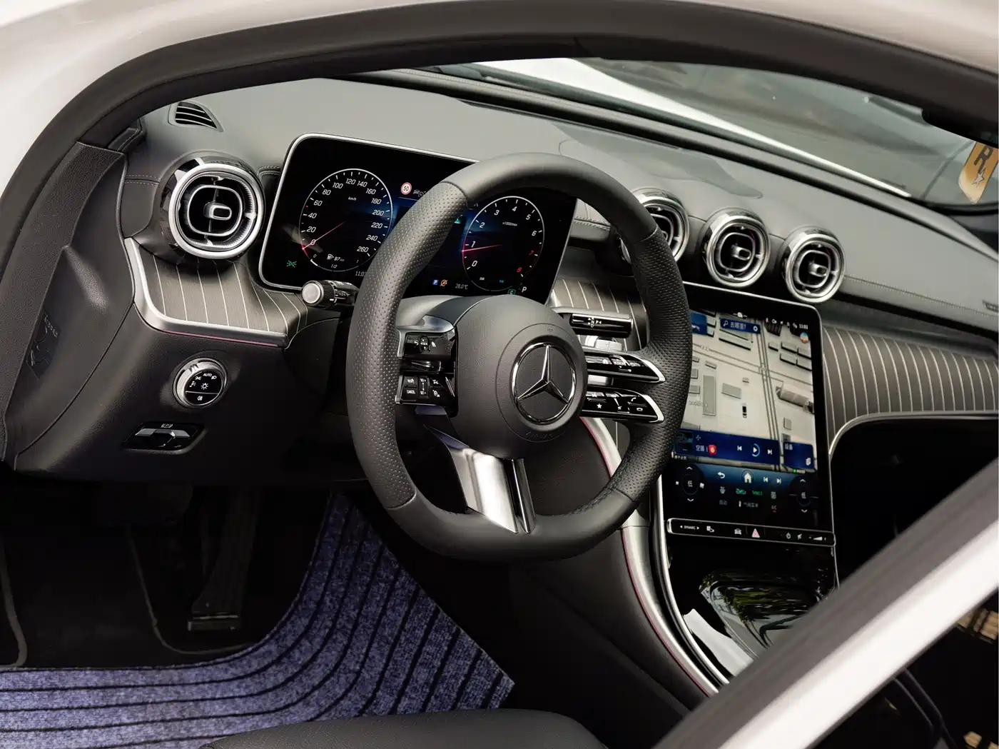 Mercedes-Benz C-Class 2025 C 260 L Night Sport Edition фото 10