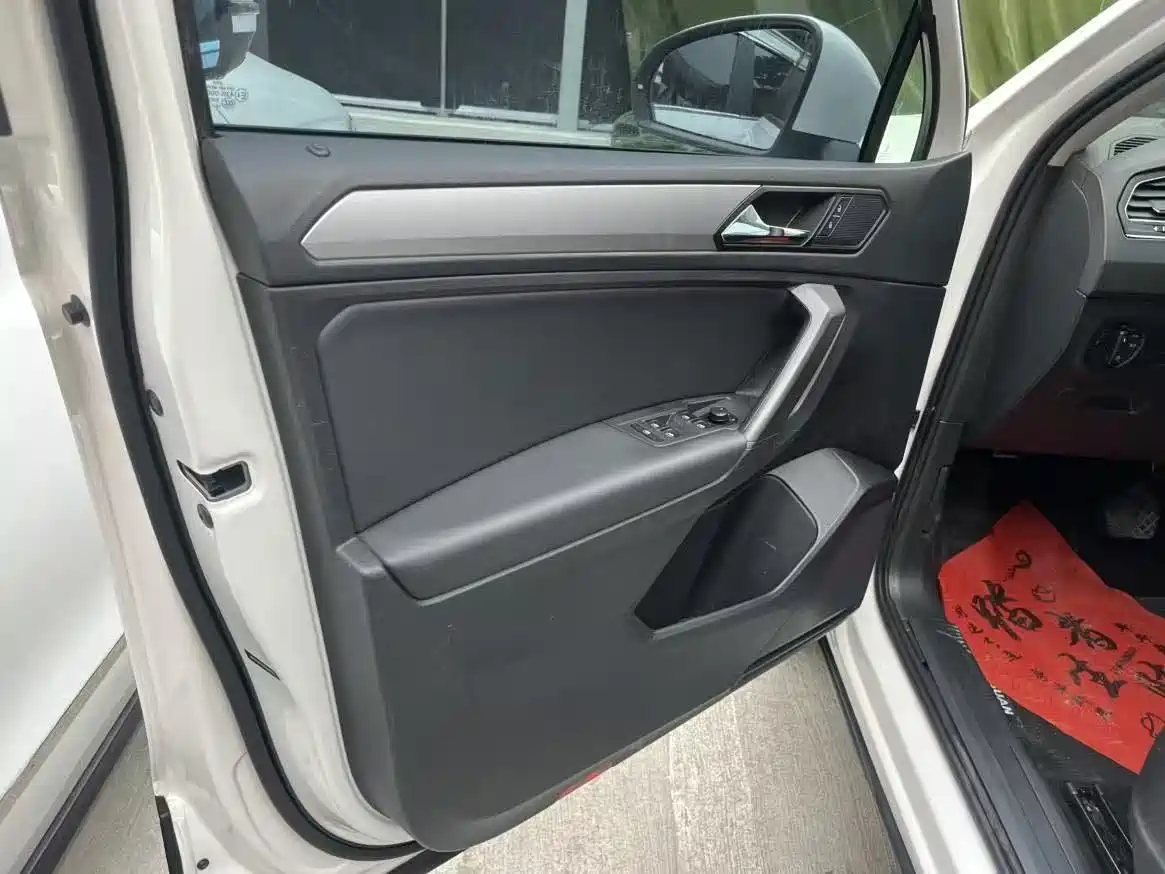 Volkswagen Tiguan L 2019 330TSI Automatic 2WD Trend Edition China VI фото 5