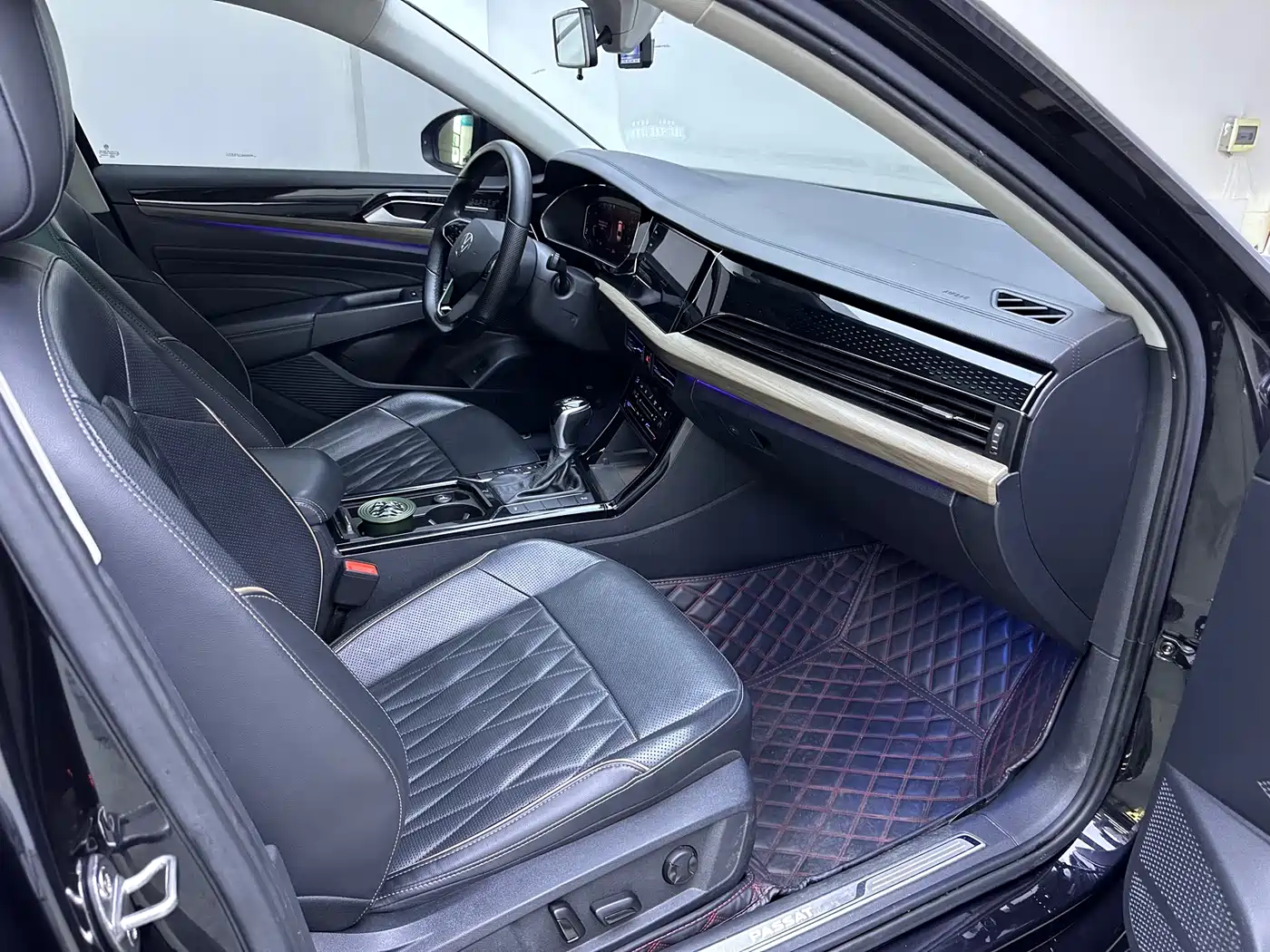 Volkswagen Passat 2020 330TSI Luxury Edition China VI фото 15