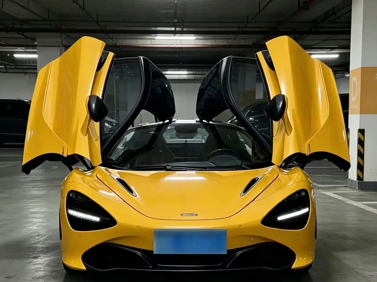 MCLAREN 720S