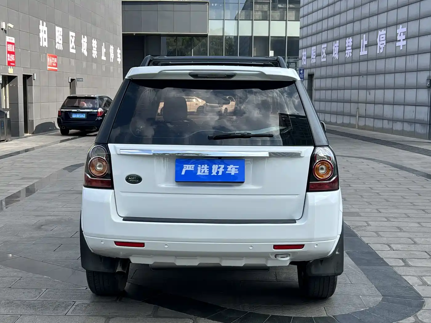 Land Rover Freelander 2 2014 2.2T SD4 S Diesel Edition фото 9