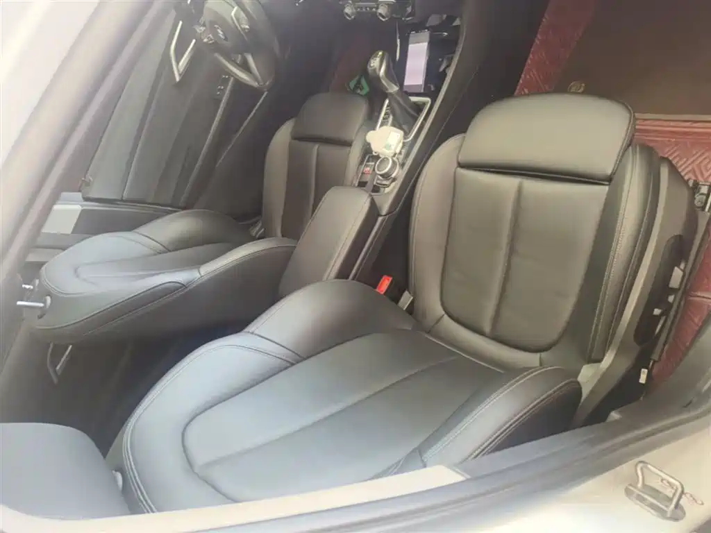 BMW 1 Series 2019 118i M Sport Package фото 25