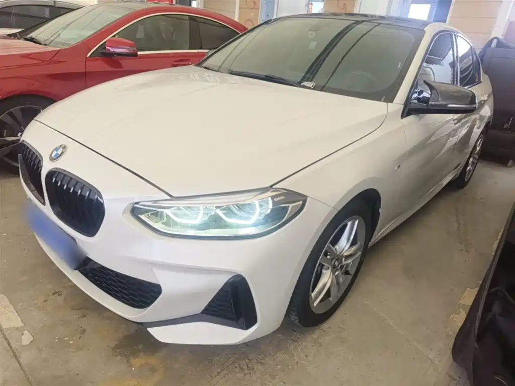 BMW 1 Series 2019 118i M Sport Package фото 2