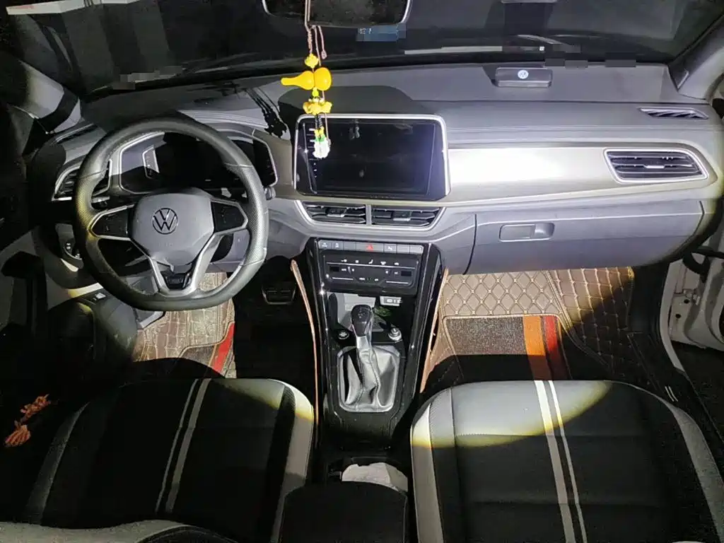 Volkswagen T-Roc, миниатюра 12