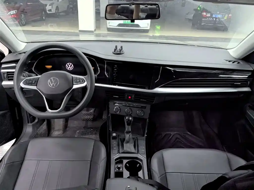 Volkswagen Passat 2025 Outstanding 280TSI Business Edition фото 10