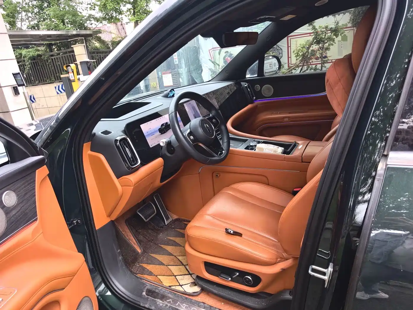AITO Wenjie AITO M9 2024 Range Extender Max Edition 42kWh 6-seater фото 6