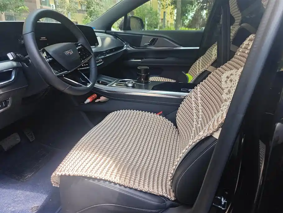 Cadillac XT5 2025 2.0T Luxury фото 9