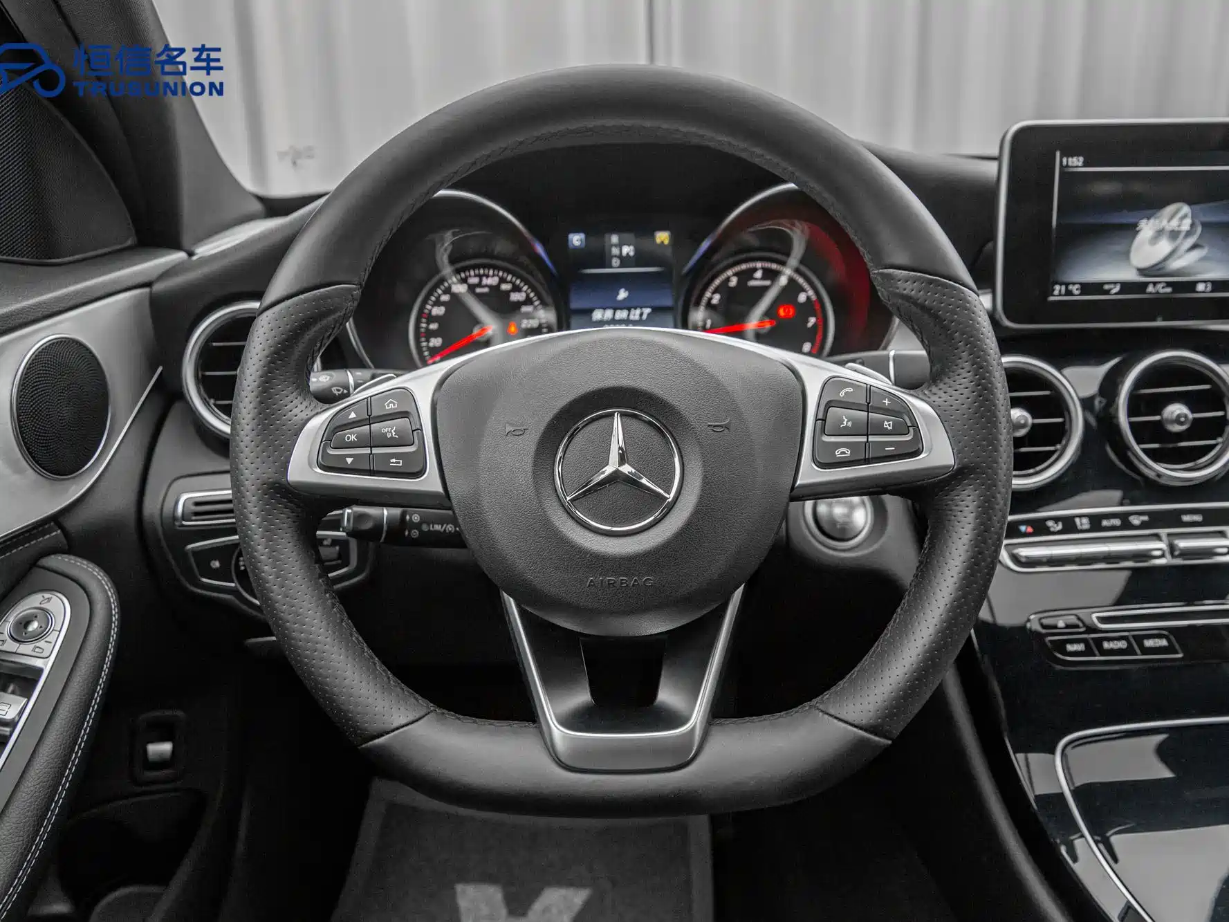 Фото 15 - Mercedes-Benz C-Class