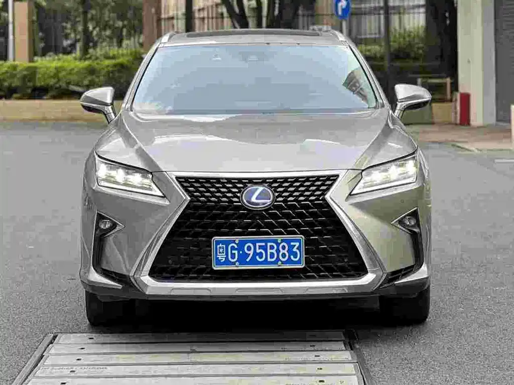 Фото 2 - Lexus RX