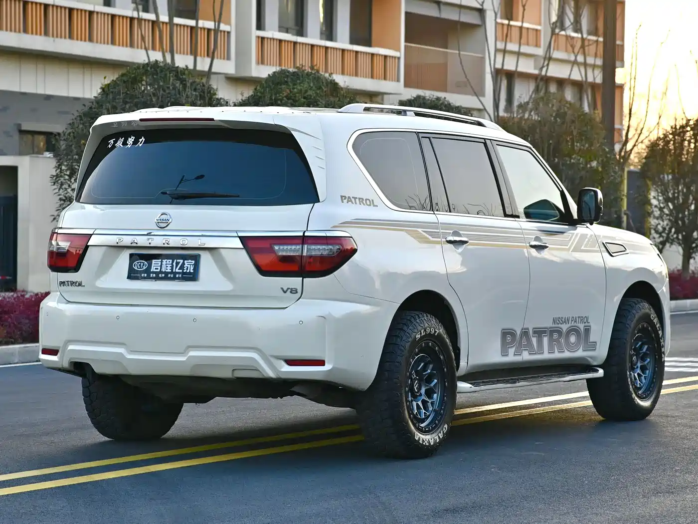 Nissan Patrol 2018 4.0L Leadership фото 15