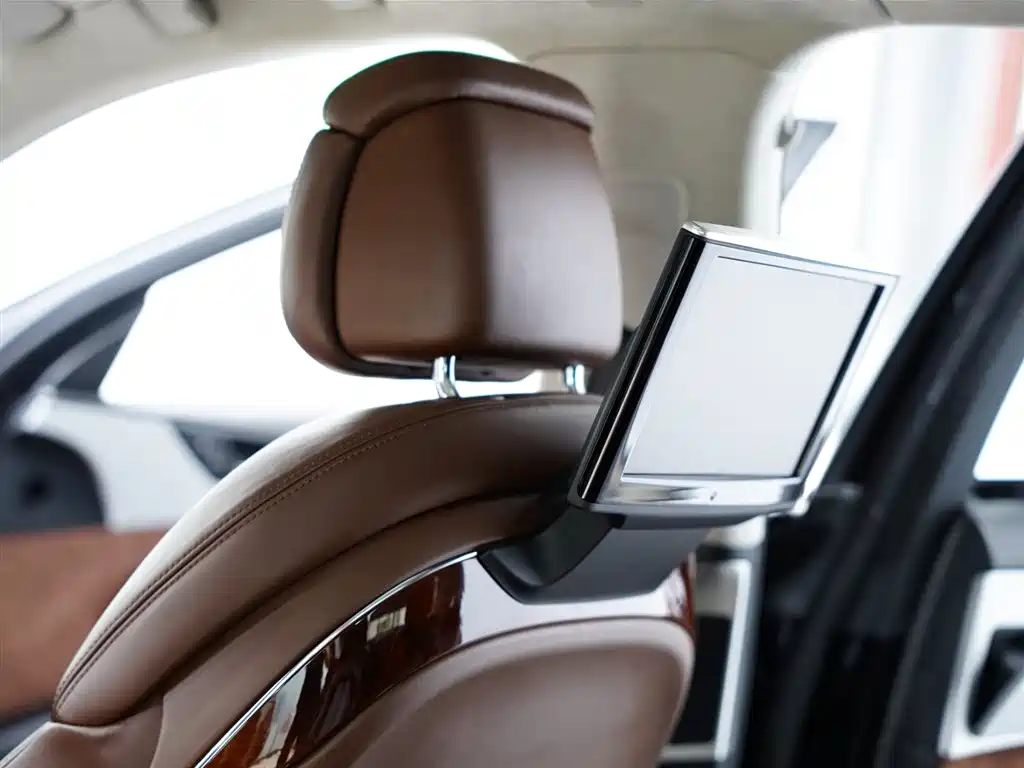 Audi A8 2013 A8L 6.3 FSI W12 quattro Flagship фото 40