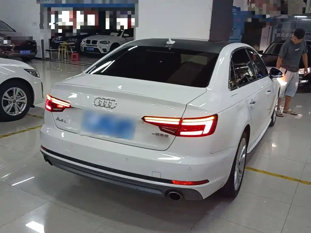 Фото 7 - Audi A4L