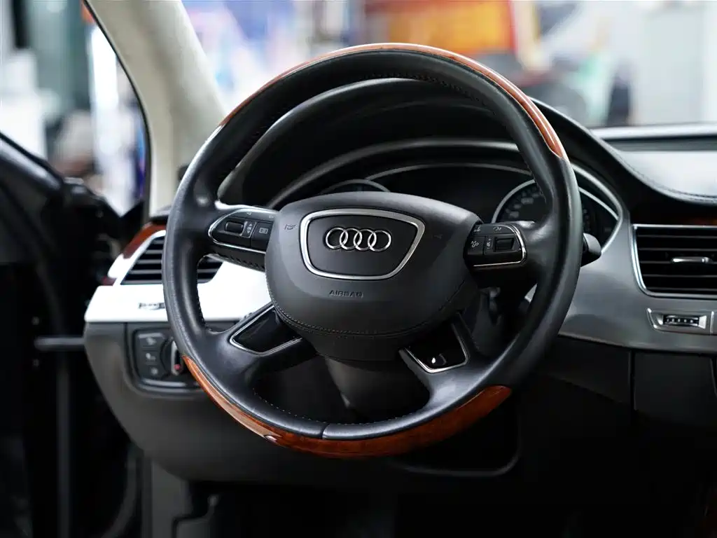 Audi A8 2013 A8L 6.3 FSI W12 quattro Flagship фото 52