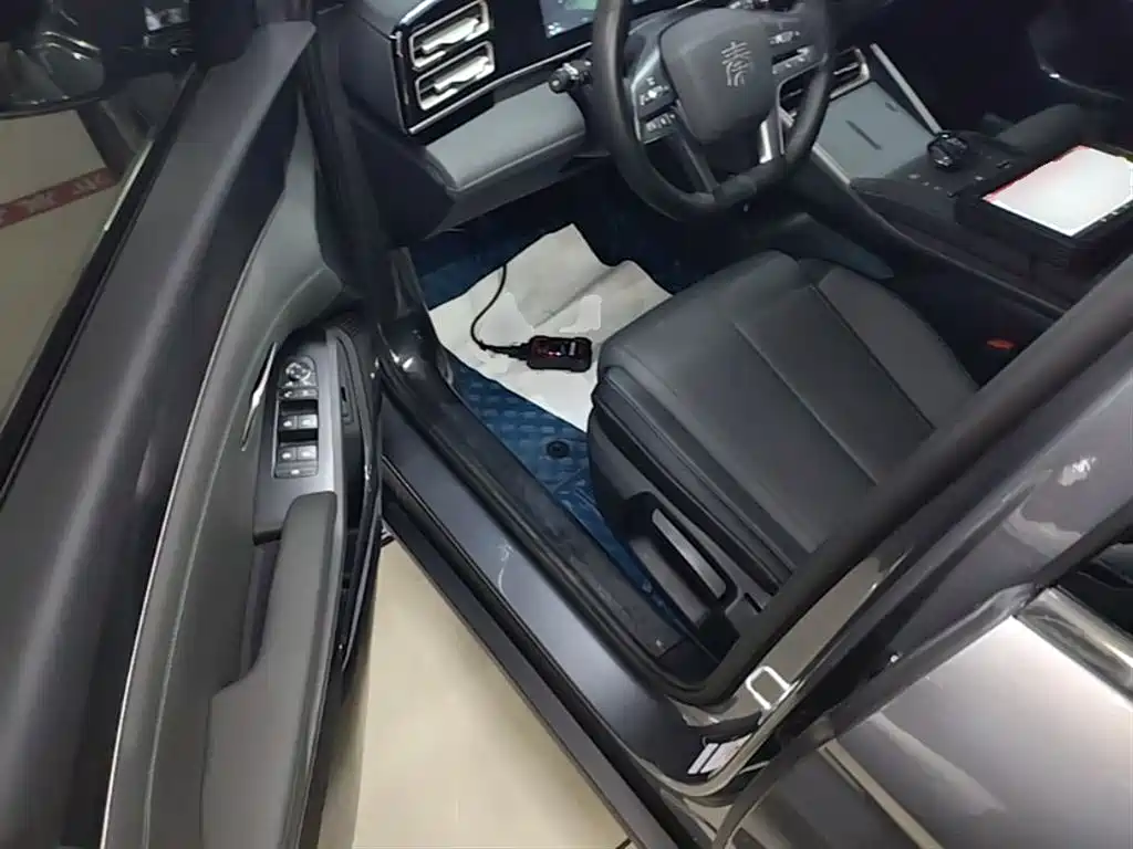 BYD Qin L 2025 DM-i Smart Drive Edition 80KM Leading фото 16
