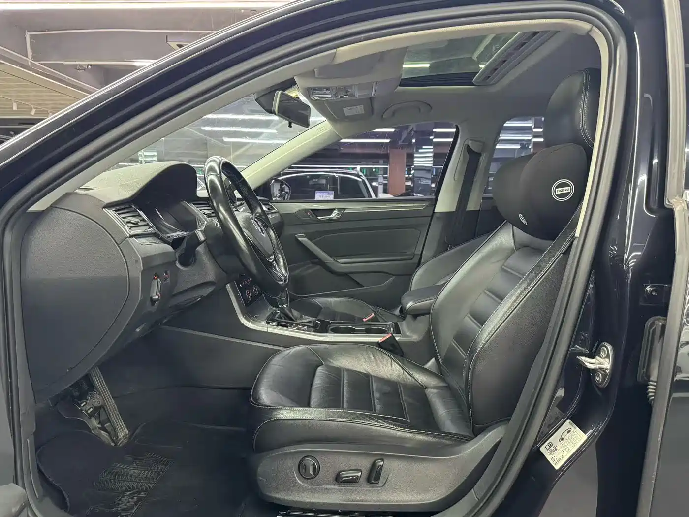 Volkswagen Passat 2017 280TSI DSG Prestige фото 5