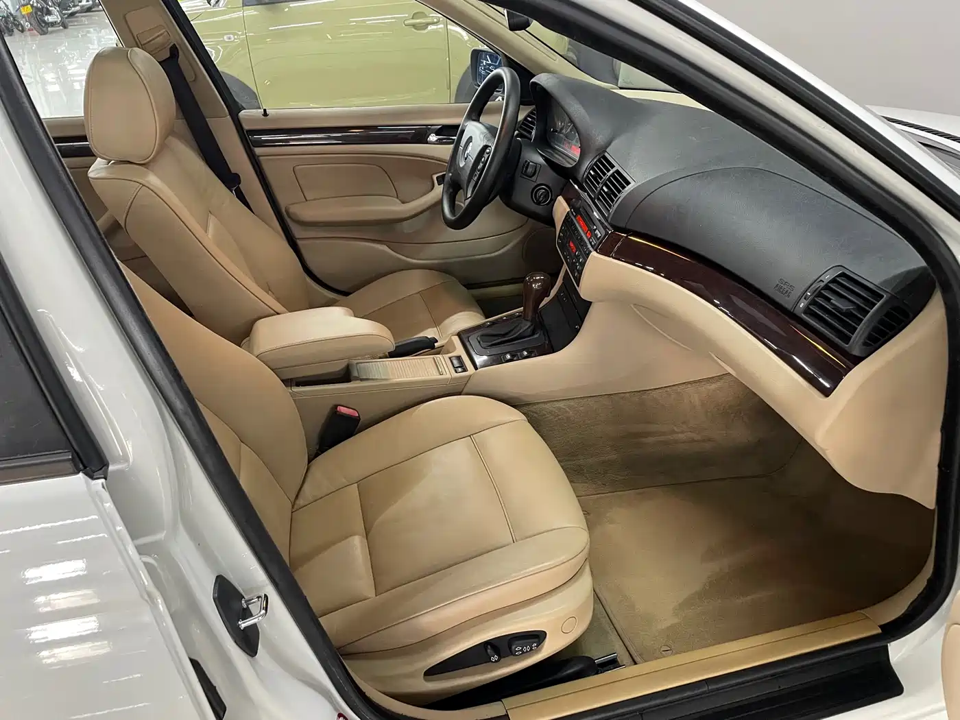 BMW 3 Series 2004 318i фото 10