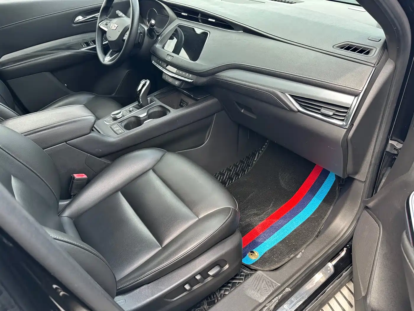 Cadillac XT4 2020 28T FWD Leading Trim фото 4