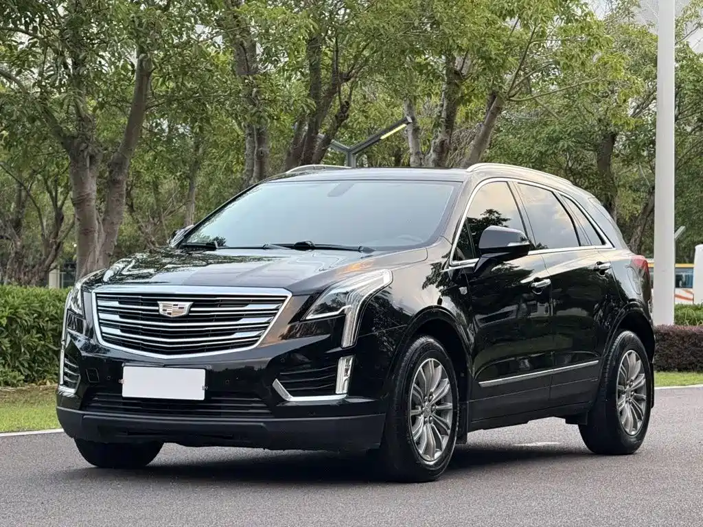 Фото 1 - Cadillac XT5