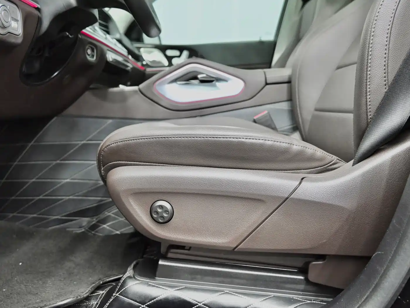 Mercedes-Benz GLE, миниатюра 17