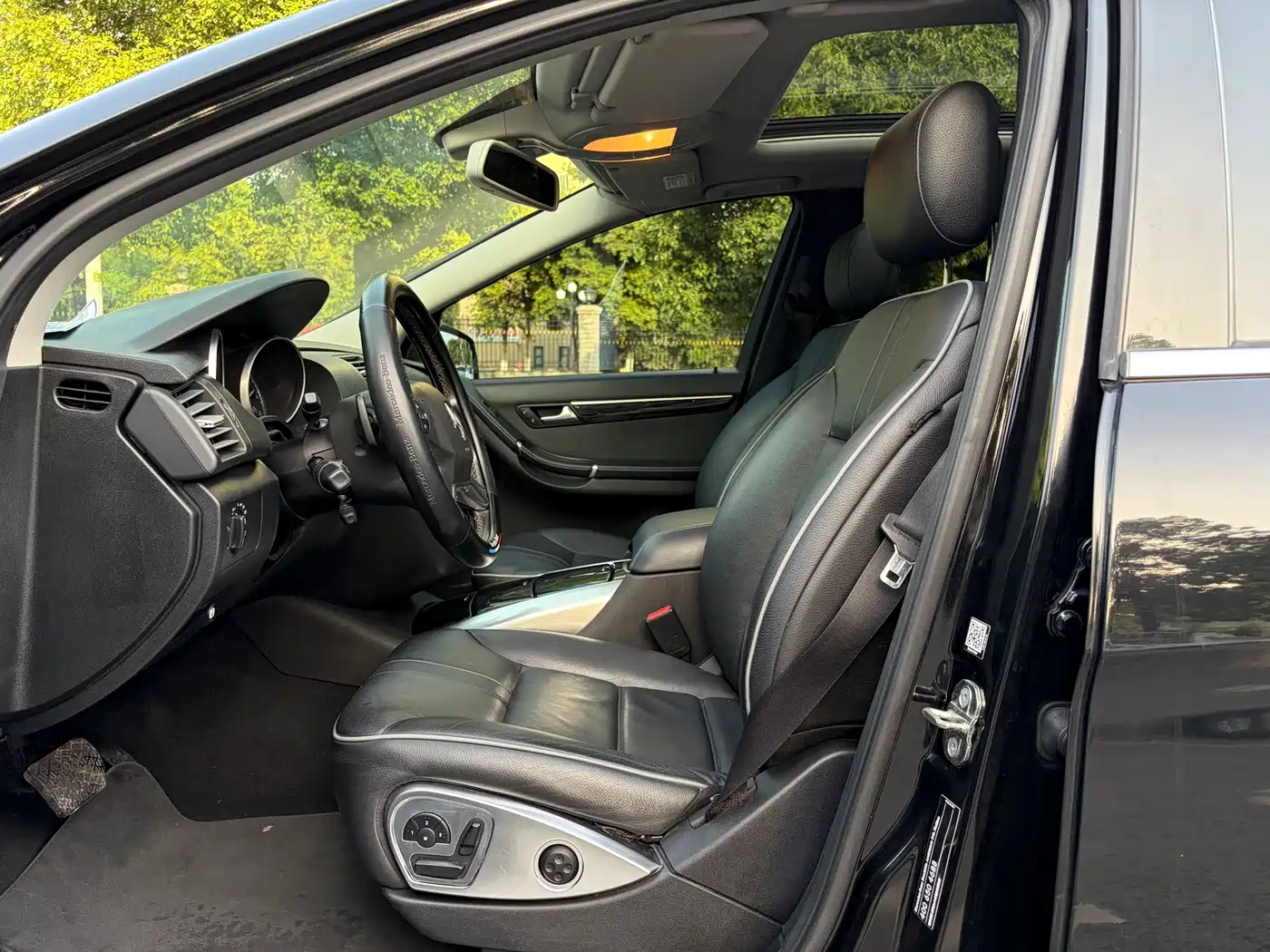 Mercedes-Benz R-Class 2017 R 320 4MATIC Business Collector's Edition фото 18