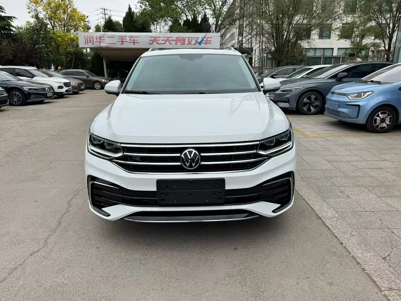Volkswagen Tiguan L 2024 Outstanding 330TSI Auto 2WD R-Line Dragon Glory Edition фото 4
