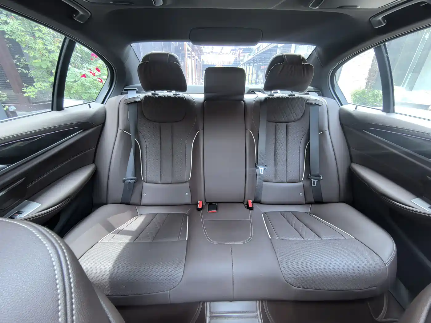 BMW 5 Series 2022 525Li M Sport Package фото 9