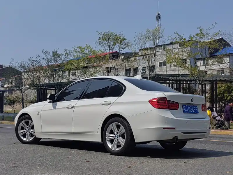 BMW 3 Series 2014 320i Sport Design Package фото 7