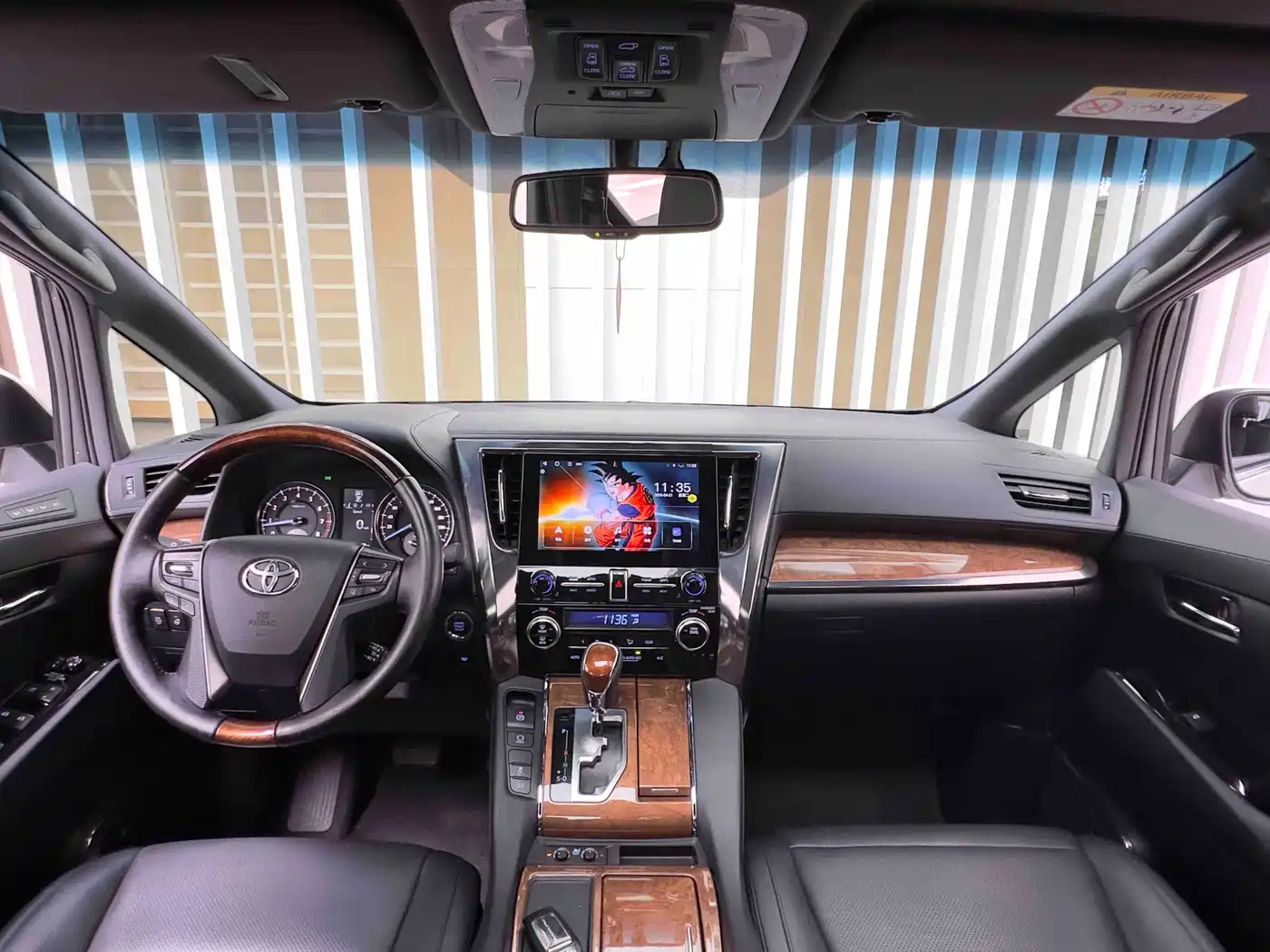Toyota Alphard 2015 3.5L Premium Edition фото 18