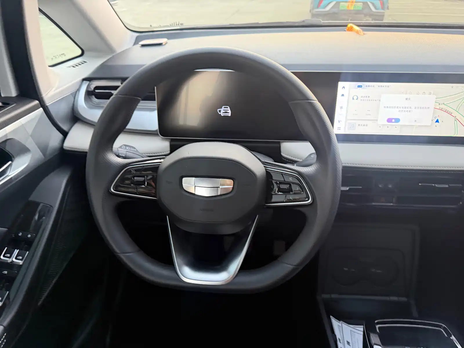 Фото 10 - Geely Geometry E Firefly