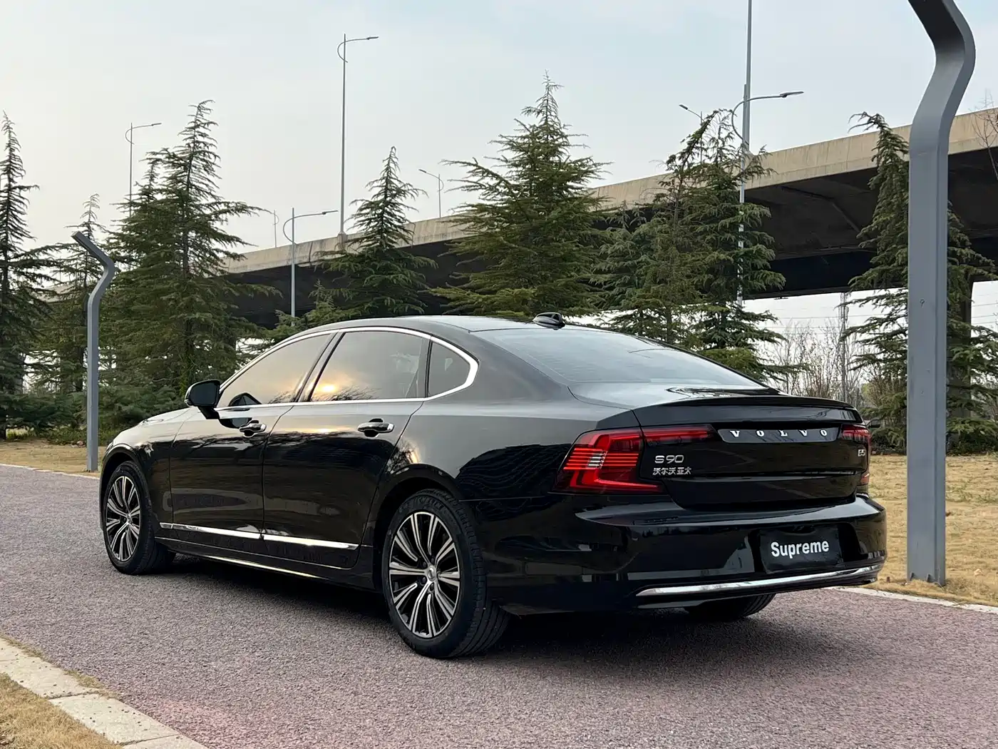 VOLVO S90