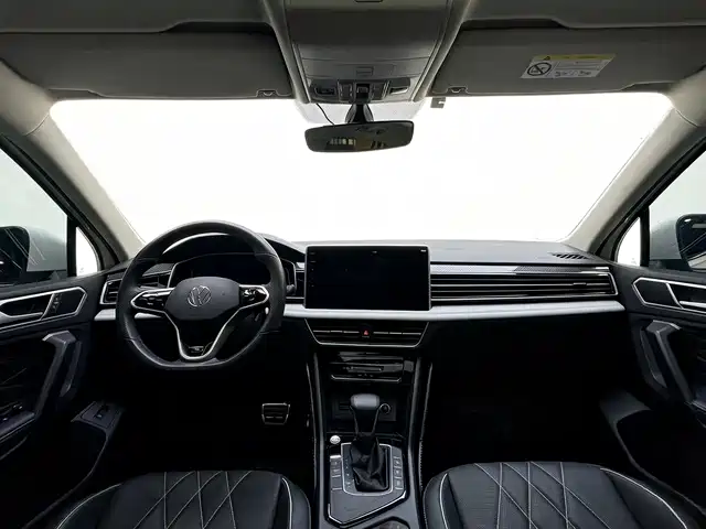Volkswagen Tiguan L 2022 330TSI Auto 2WD R-Line Premium Edition фото 6