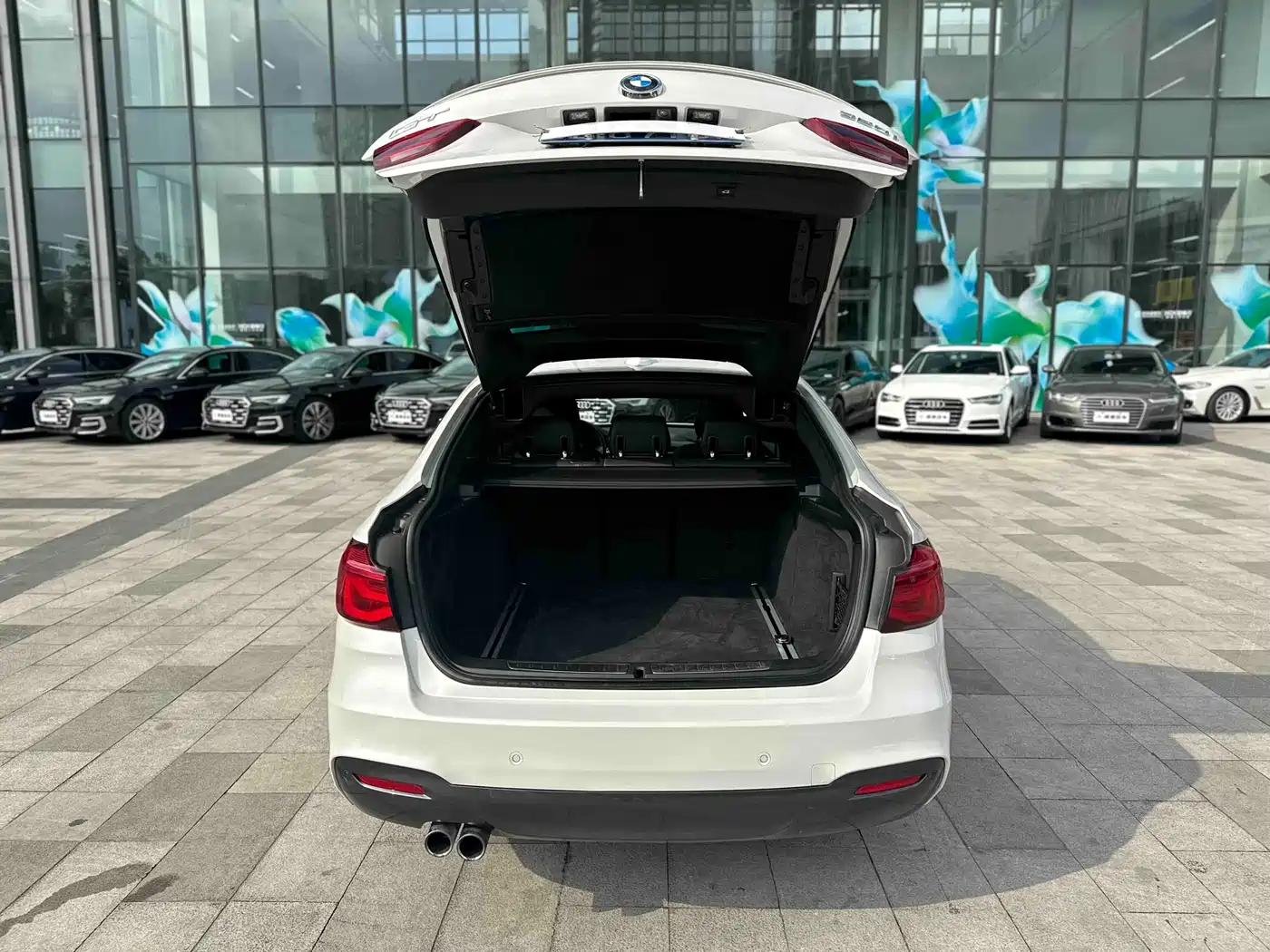 BMW 3 Series GT 2019 320i M Sport Package фото 32