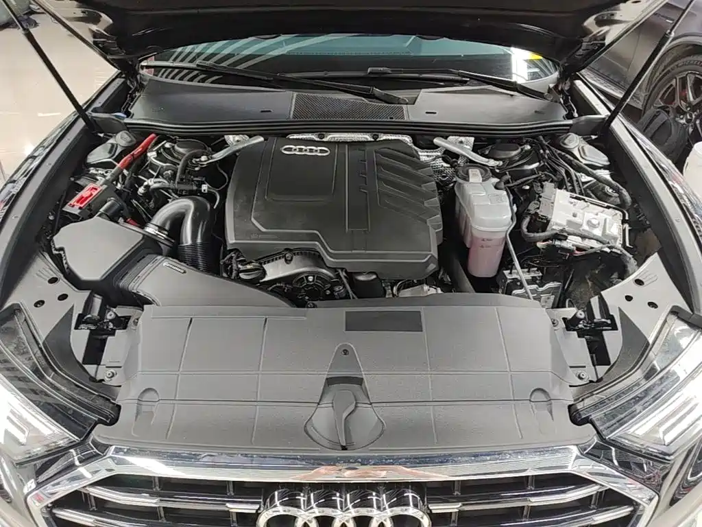 Фото 20 - Audi A6L