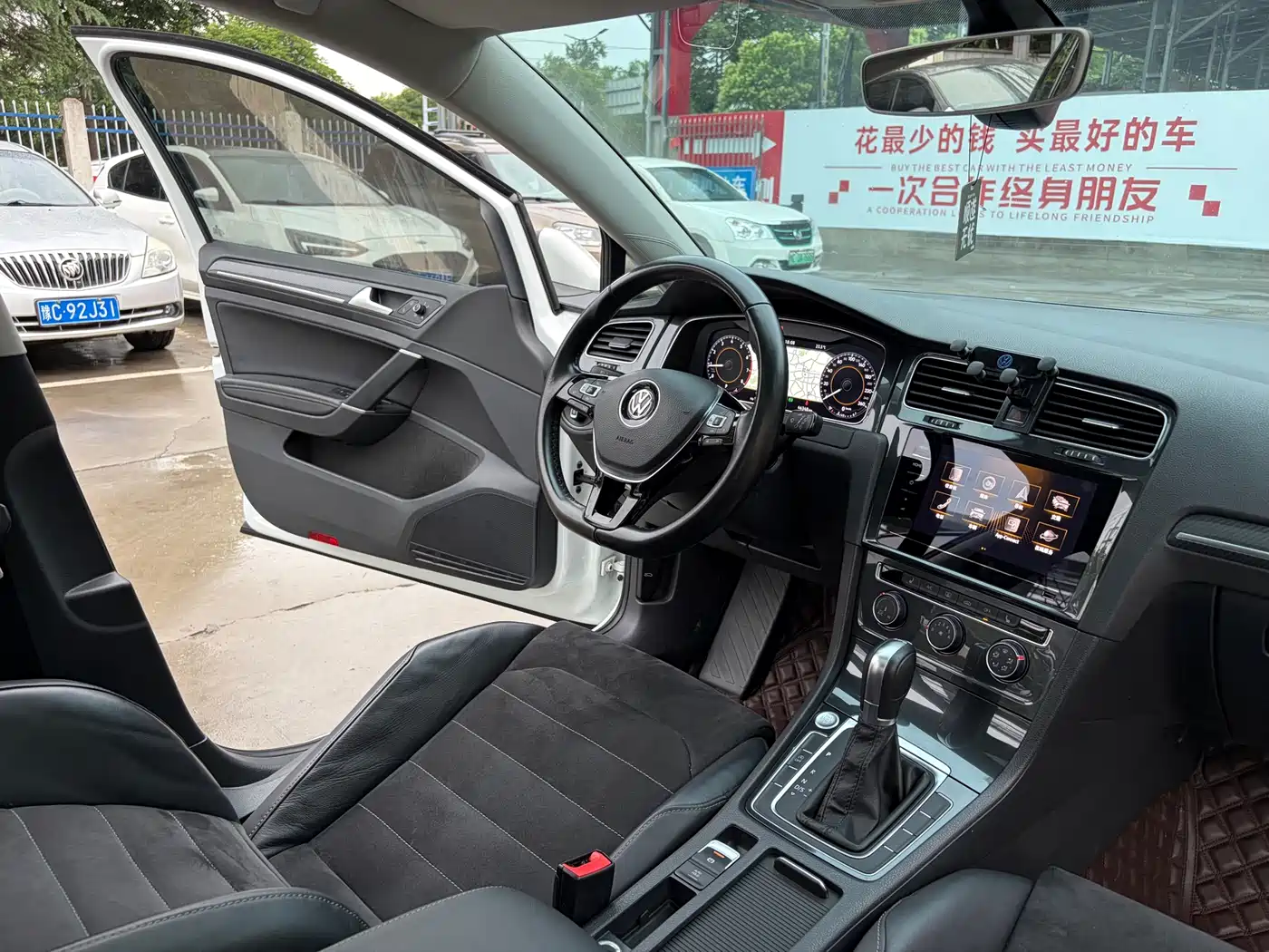 Volkswagen Golf 2020 Beloved Edition 280TSI DSG Luxury фото 10