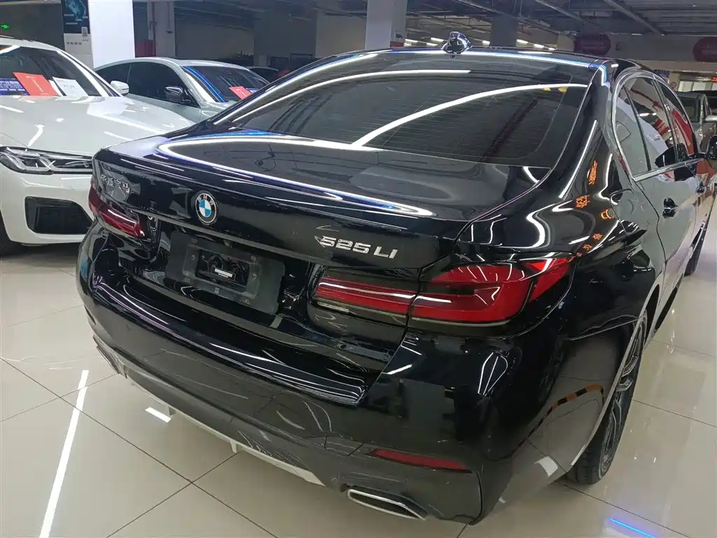 BMW 5 Series 2022 Model Second Facelift 525Li M Sport Package фото 5